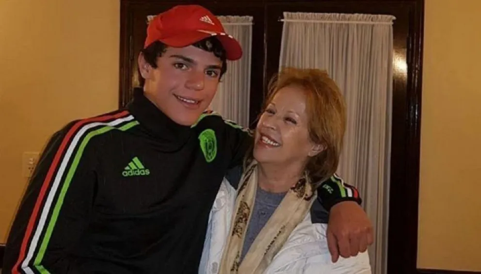 María Leonor Gine y su nieto. Fuente: (Twitter)