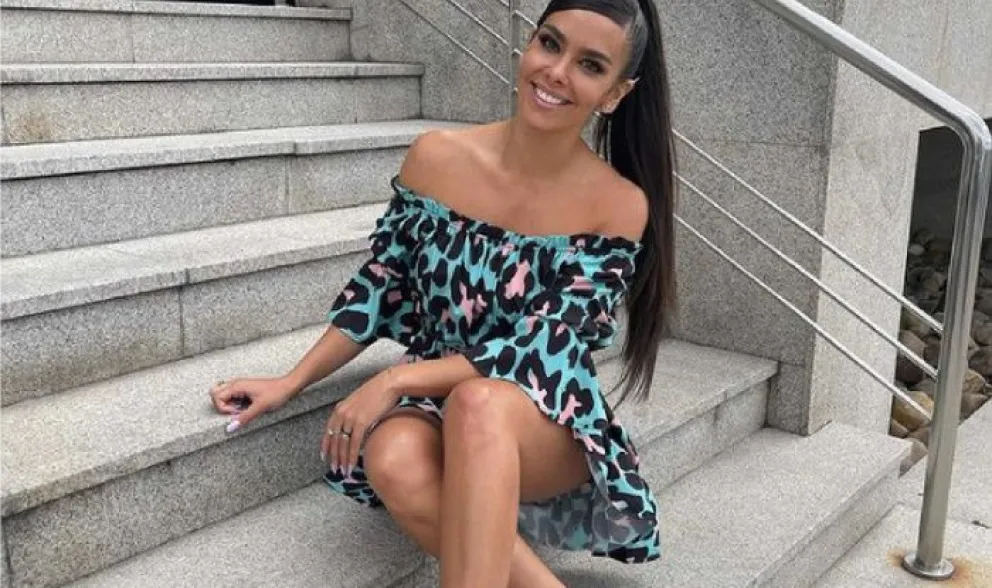 ¡Casi se le salen! Cristina Pedroche se atrevió a bailar con este mini top y este brusco movimiento le provocó un accidente
