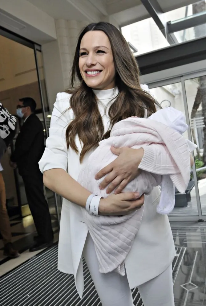 ¡El dulce regalo de Marcelo Tinelli y Guillermina Valdez para Ana, la hija de Pampita!