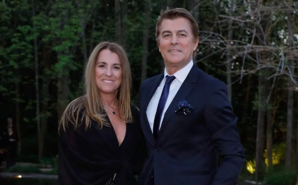 Gabriel Corrado recreó la primera salida con su esposa en PH.
