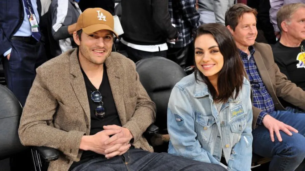 Ashton Kutcher y Mila Kunis revelaron que no bañan a sus hijos con tanta frecuencia.