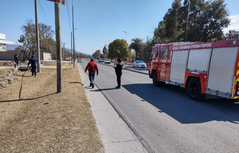 Terror y desesperación en la avenida Ex Combatientes de Malvinas: joven en moto perdió la vida
