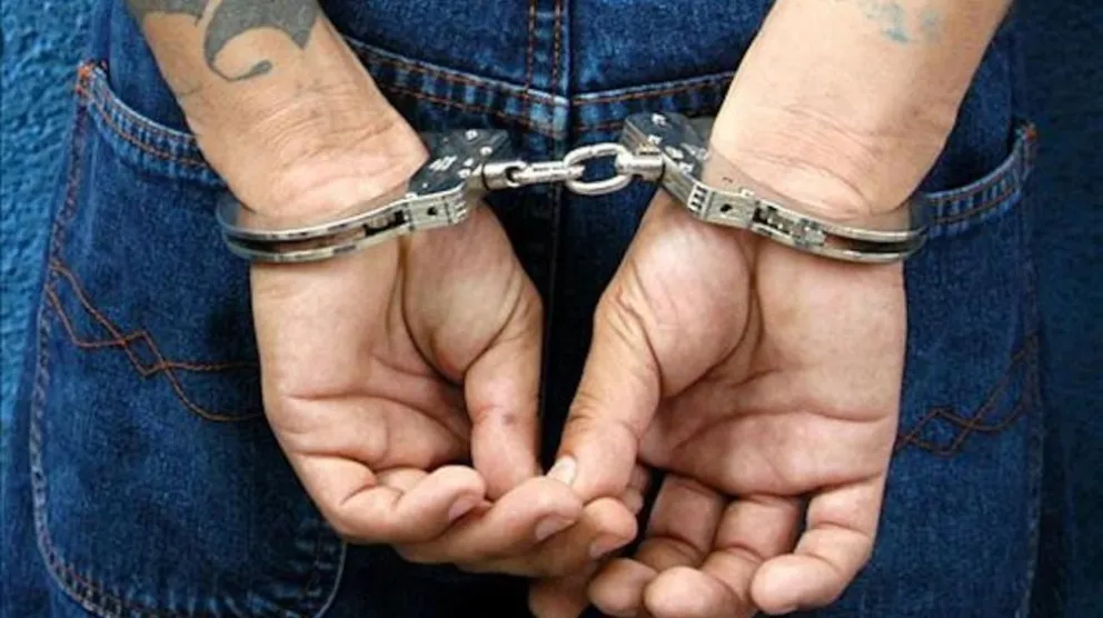 Dos detenidos en Embarcación por venta de estupefacientes 