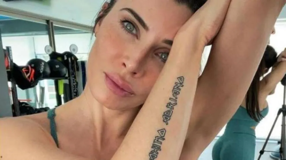 Pilar Rubio se fotografió en bikini junto a sus amigas en la piscina