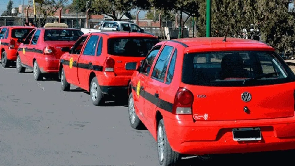 Los taxistas salteños podrán acceder a créditos para cambiar sus autos por un 0km