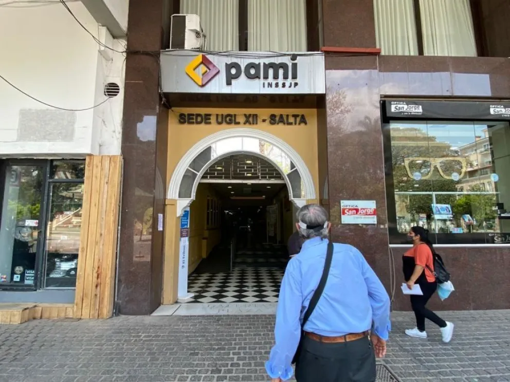 Tensión y violencia en Pami Salta: una afiliada desmayó de un golpe a una empleada del organismo 