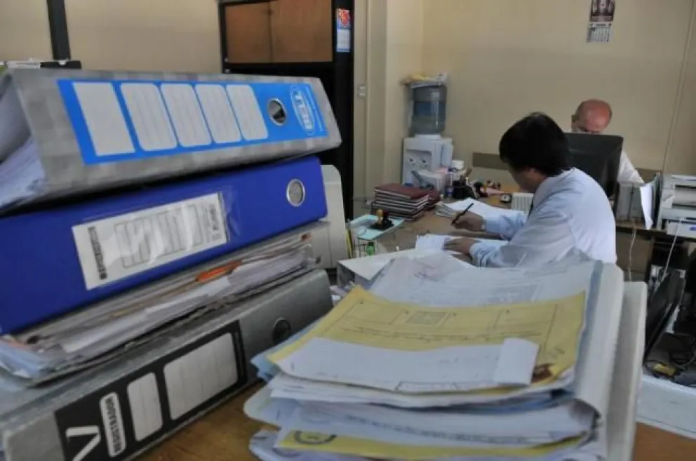 Empleados estatales volverían a trabajar de manera presencial
