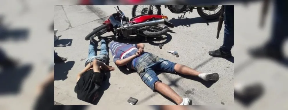 Motochorros de leche: a punta de cuchillo, changuitos salteños espantaron y robaron a varias personas