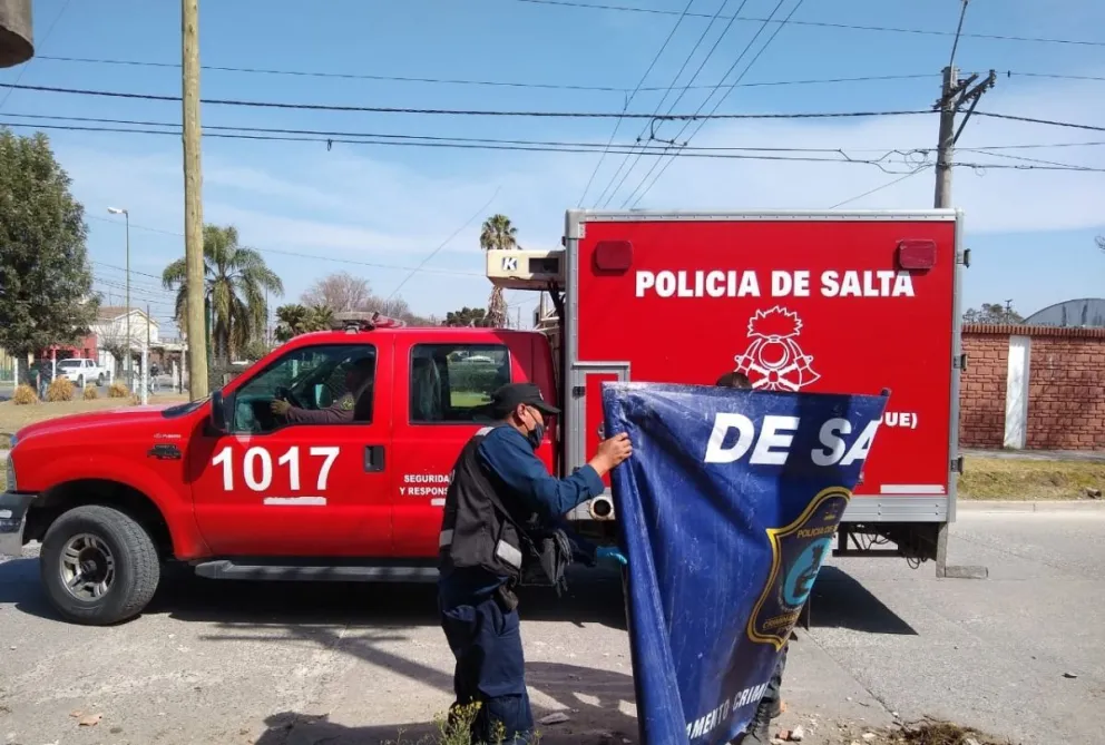 Otra tragedia en Salta: motociclista murió luego de impactar de lleno contra un poste
