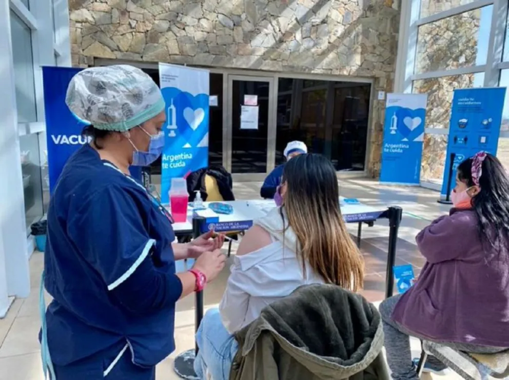 Aseguran que fueron pocos los salteños que se anotaron para vacunarse con esquemas combinados