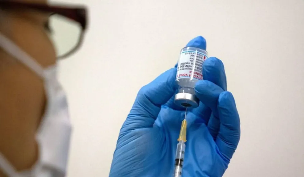 El Ministerio de Salud permitió que niños se vacunen con Moderna, cuando no es apto y genera efectos nocivos