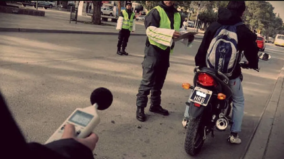 Iniciativa: ¿Se vienen sanciones para los motociclistas que generen ruidos molestos?