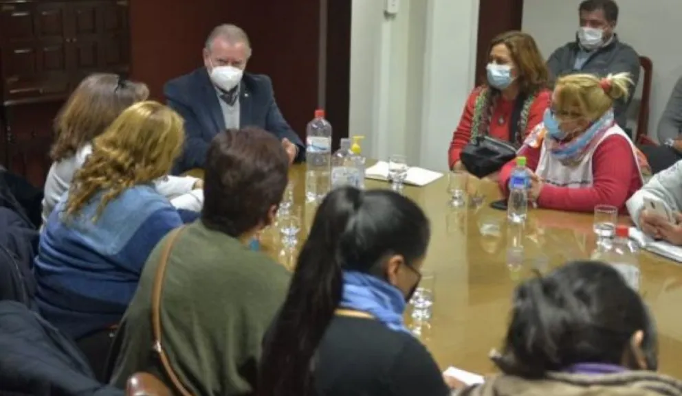 Marocco reunido con docentes. Fuente: (Twitter)