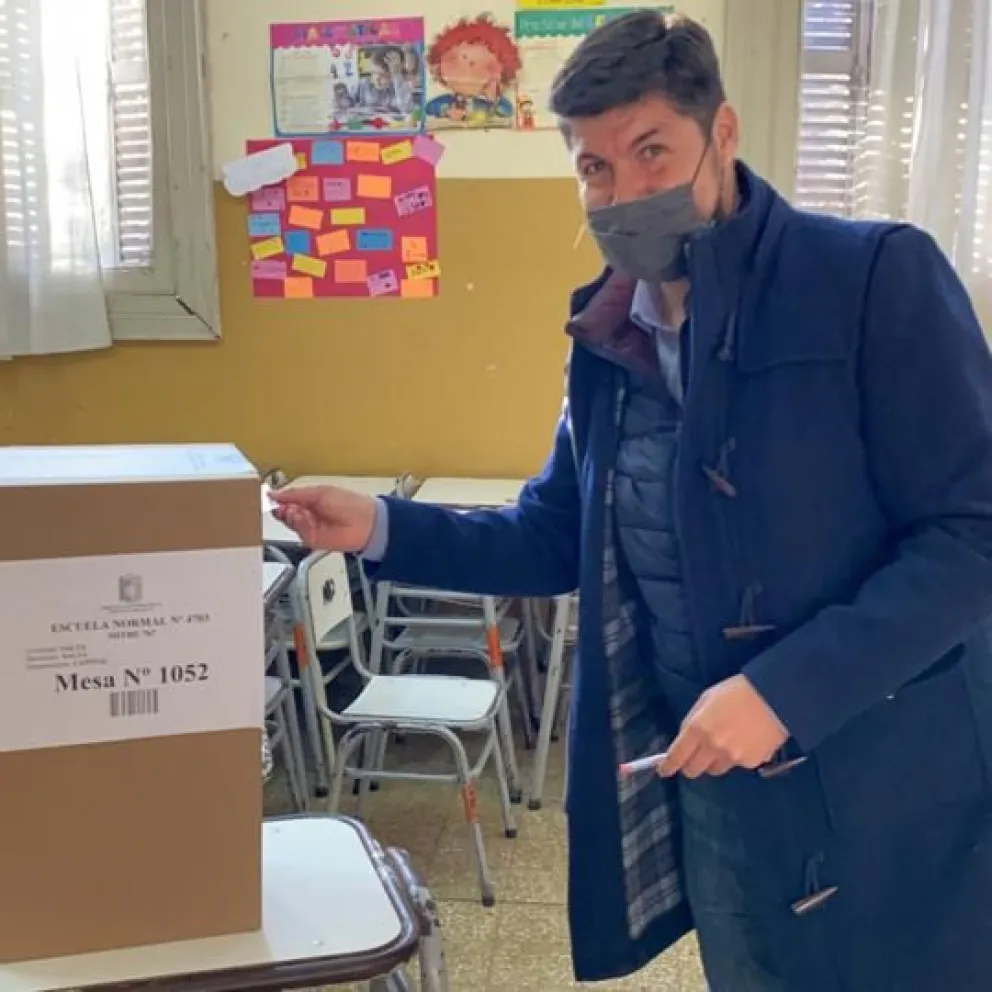 Gonzalo Quilodrán ya emitió su voto: “El placer de cumplir con el deber cívico” 