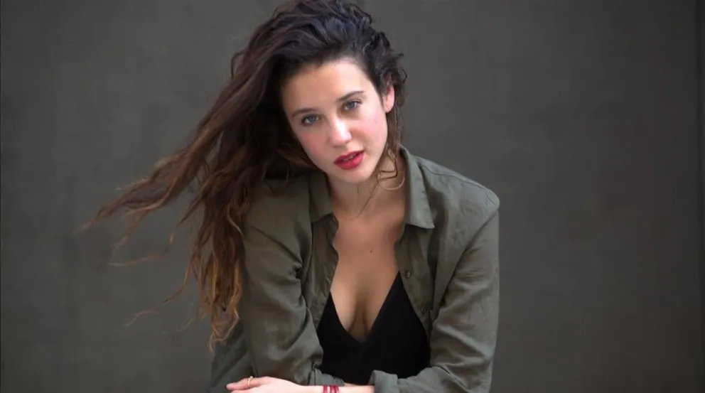 María Pedraza elevó la temperatura tras fotografiarse frente al espejo con estos incrustados leggins