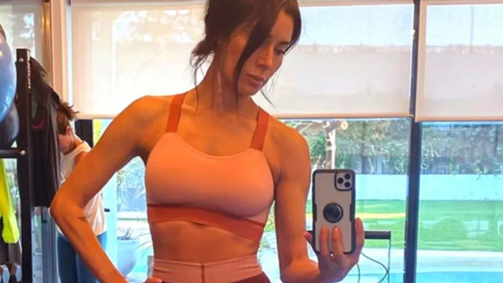 Pilar Rubio desató una ola de críticas tras fotografiarse con este diminuta tanga negra