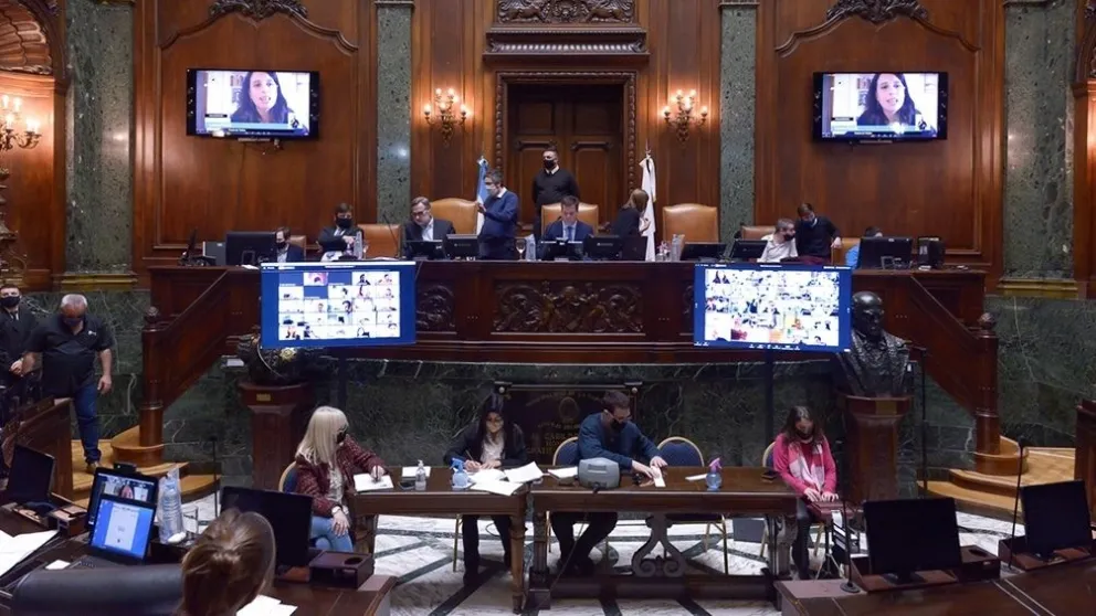 Bancas de la Legislatura porteña: JXC arriesga casi la mitad de las bancas y el FDT busca sumar escaños