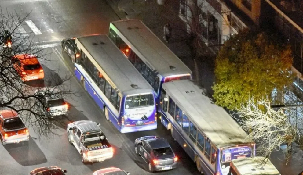 Anotá: desvíos y nuevas paradas de SAETA por una calle en plena reparación