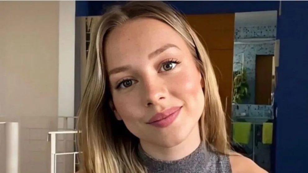 Ester Expósito nos alegró la mañana con este sensual beso