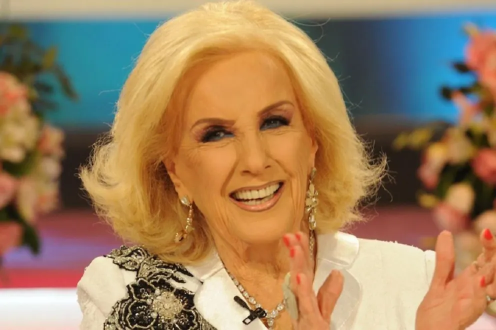 Dos intrusos se disfrazaron de personal médico para obtener una foto de Mirtha Legrand internada