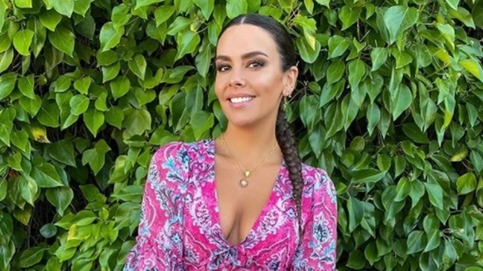 Cristina Pedroche enamora a sus fans con un ajustado vestido rojo