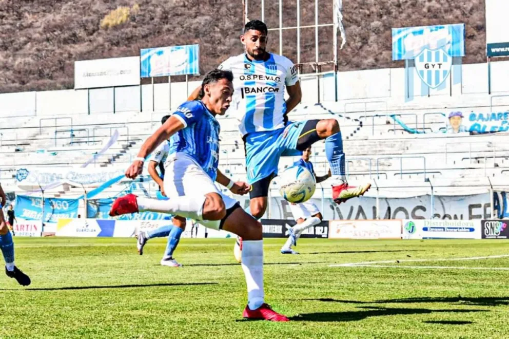Gimnasia y Tiro rescató un empate para seguir líder 