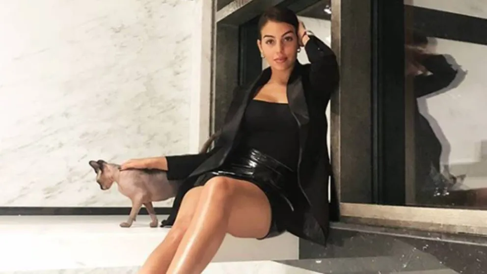 Georgina Rodríguez puso a temblar a Jennifer López tras lucir espectacular con este revelador escote 