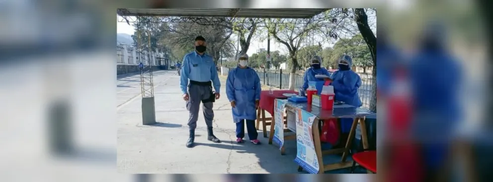 ¿Se burlan del laburante? Mientras vos esperas, los presos de Villa Las Rosas ya se vacunaron con las dos dosis
