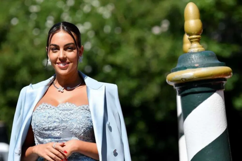 Como toda una reina: Así fue el recibimiento de Georgina Rodríguez en Inglaterra