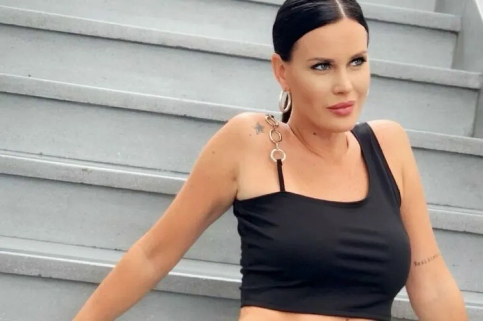 Natalie Weber mostró sus cicatrices tras recuperarse del cáncer de mama