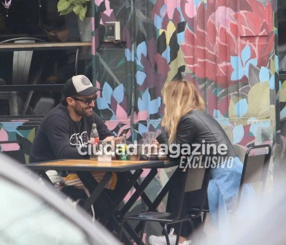 Sabrina Rojas y el Tucu López fueron sorprendidos durante una romántica salida