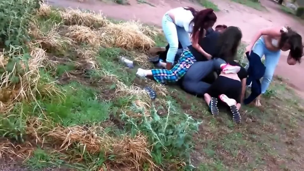 Hizo justicia por mano propia: se vengó de quienes le hacían bullying a su hija