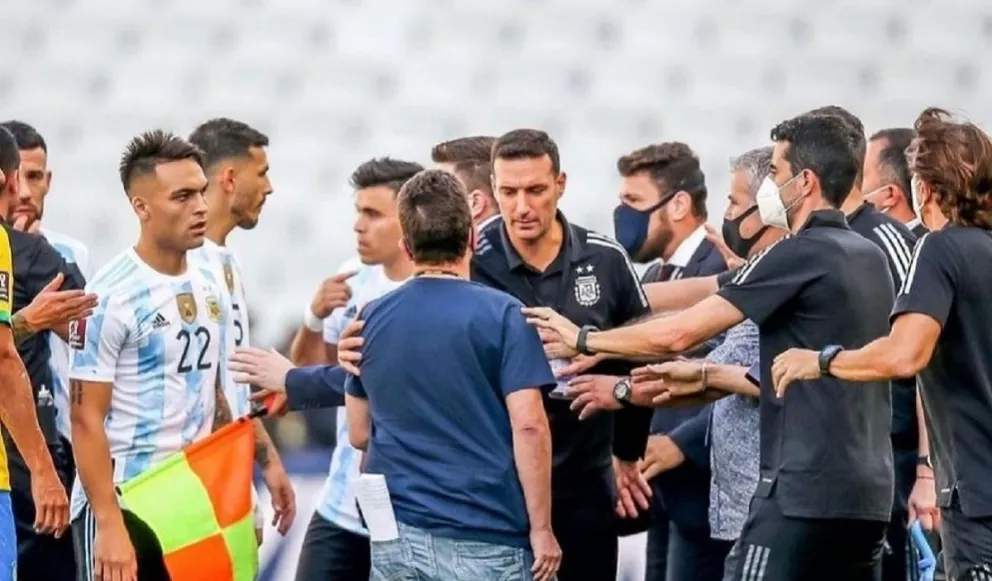¿Se reanuda el juego? Esto dice la Conmebol sobre Argentina-Brasil 