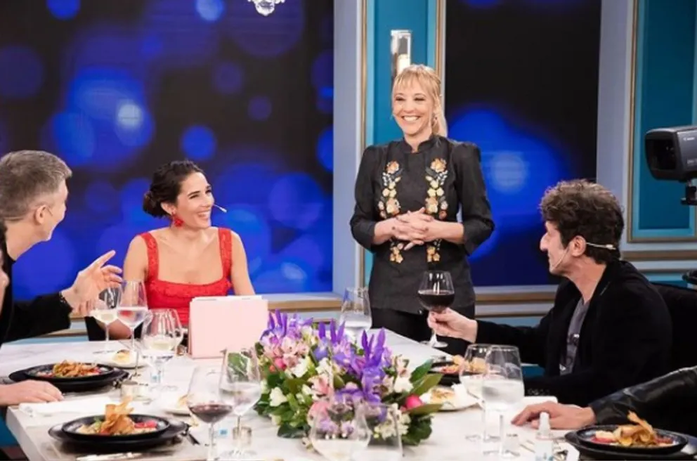 ¡Un fuego! El look de Juana Viale levantó suspiros en la apertura del programa