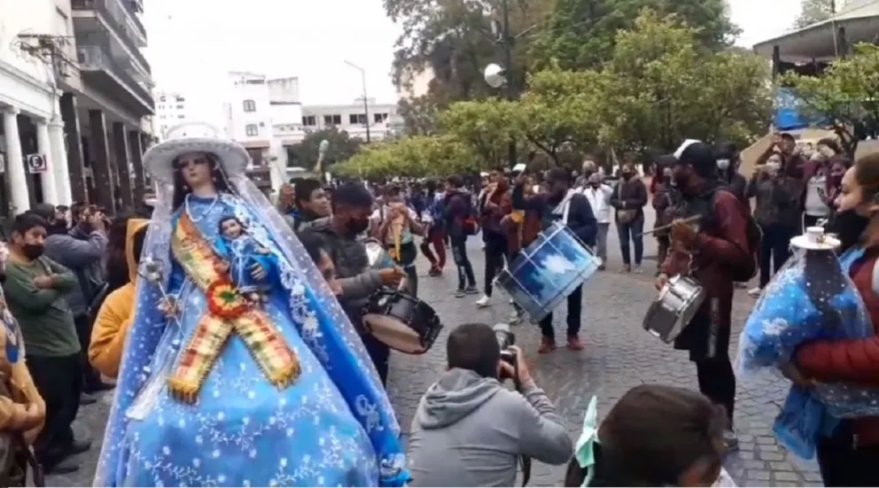 El Milagro que conmueve: viajó tres semanas para pedir por su enfermedad