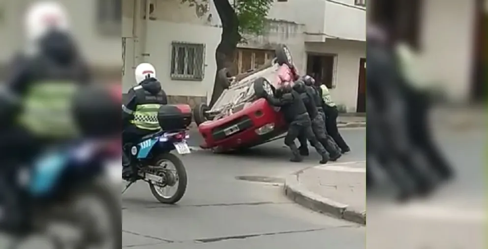 Tarde complicada: terrible vuelco en la intersección de Ituzaingó y Castellanos