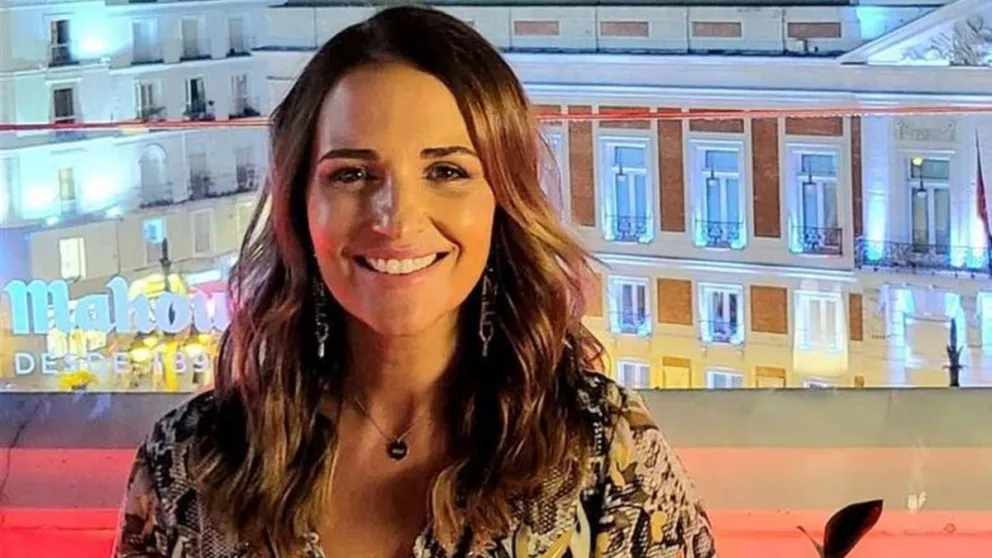 Paula Echevarría se atrevió a enseñar la elongación de sus piernas con esta mini falda   
