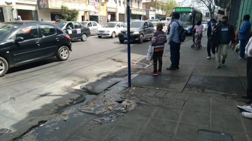 Indignados y hartos de las irregularidades, convocan a vecinos a formar parte de la Mesa de Agua en Salta