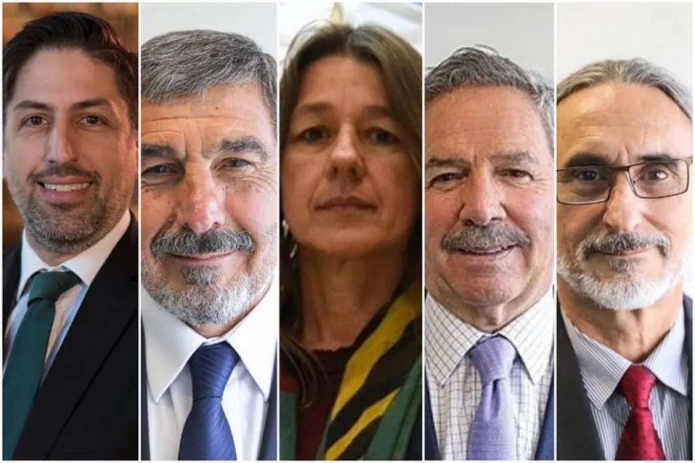 Cafiero, el único que “cambió” de puesto
