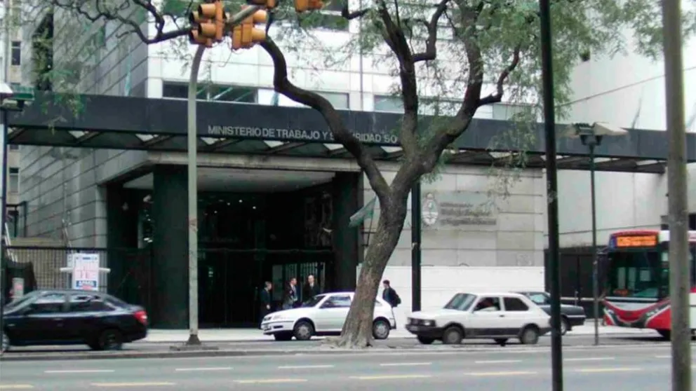 Aumento del piso salarial: se reunirá el  Consejo del Salario para este fin