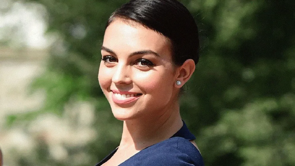 Georgina Rodríguez enciende Instagram en diminuta ropa de baño 