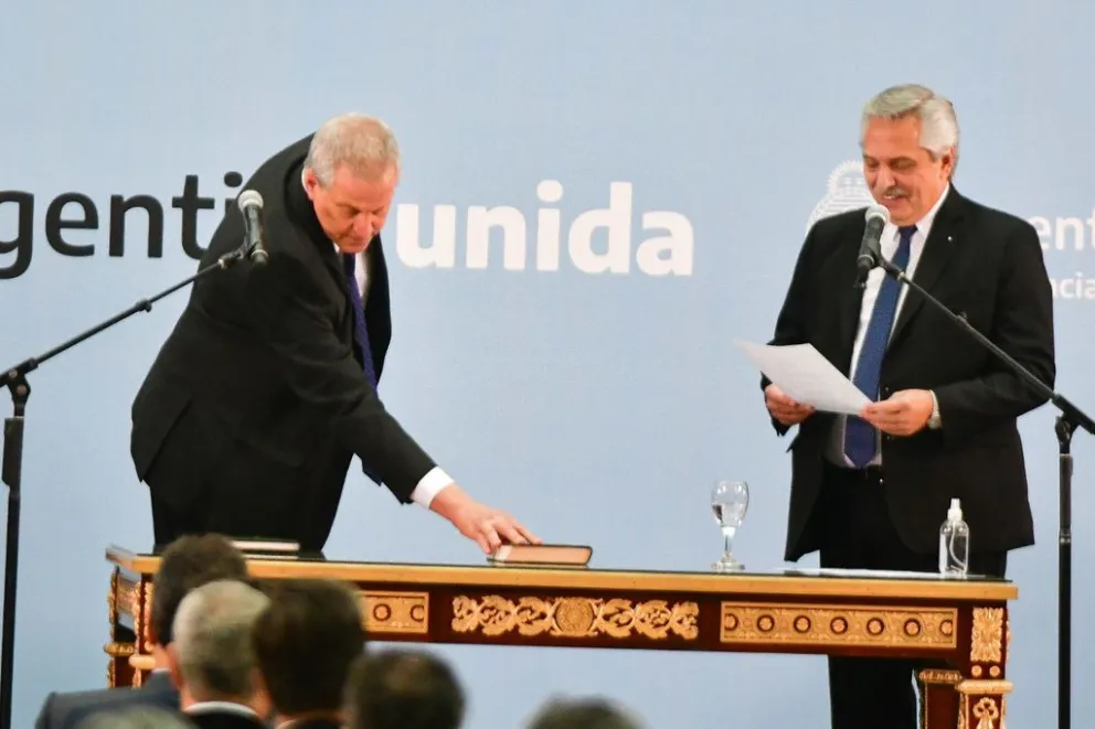 Jaime Perczyk  y el llamativo gesto con la Biblia que se volvió viral