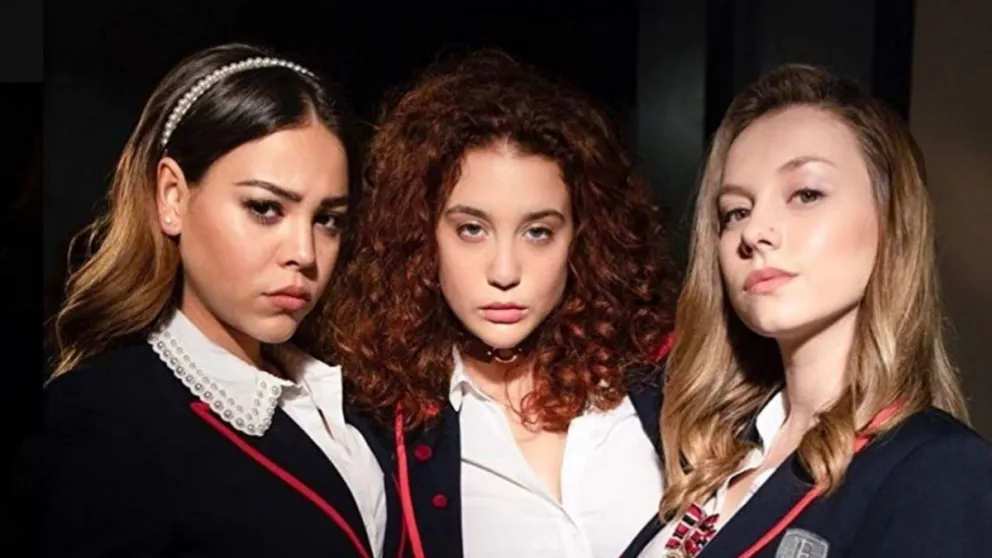 Hermosa: María Pedraza cambia de look y presume de 'melenón'