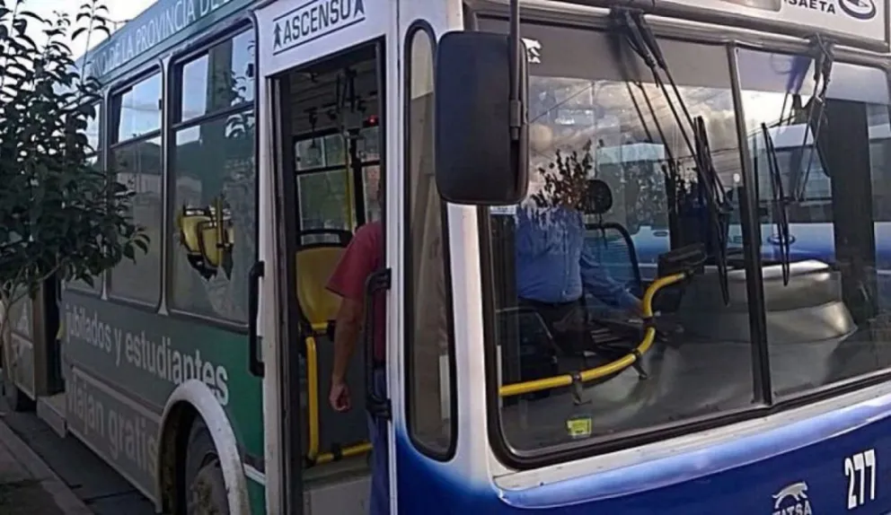 Un chofer “inhumano”: discriminó a un salteño en silla de ruedas