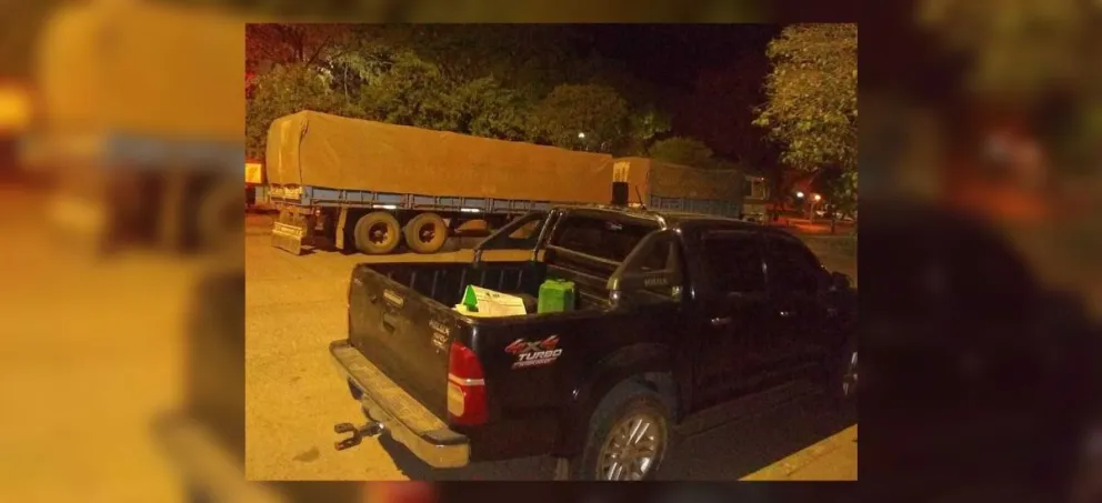 Robo sale mal: rateros quisieron robar mercadería de un acoplado y terminaron "enganchados"