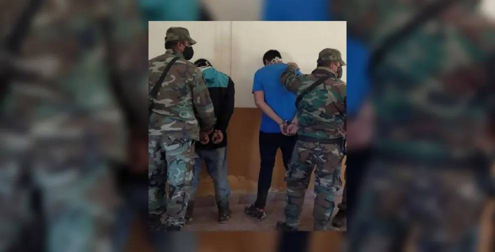 Marchen presos: bolivianos detenidos en Salta tras intentar robarse un insólito objeto de un comercio