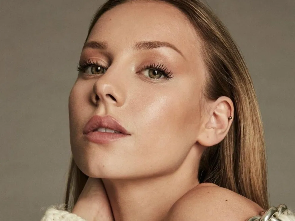 La foto bestial de Ester Expósito sin brasier, que puso a sus fans acelerados  