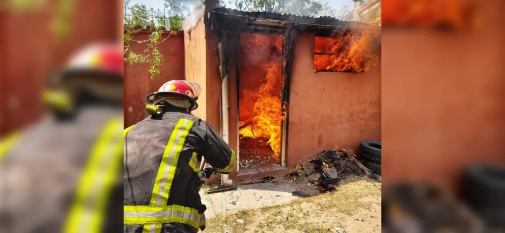 |FOTOS| Terror en Salta por el feroz incendio de un depósito