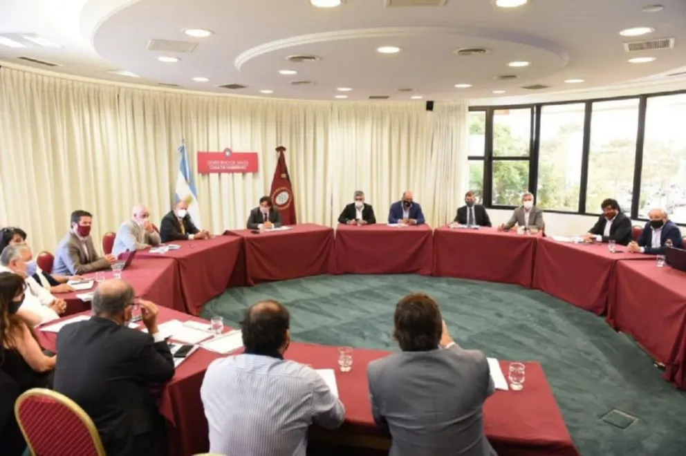¿Se vienen más cambios en el Gabinete de Gustavo Sáenz?