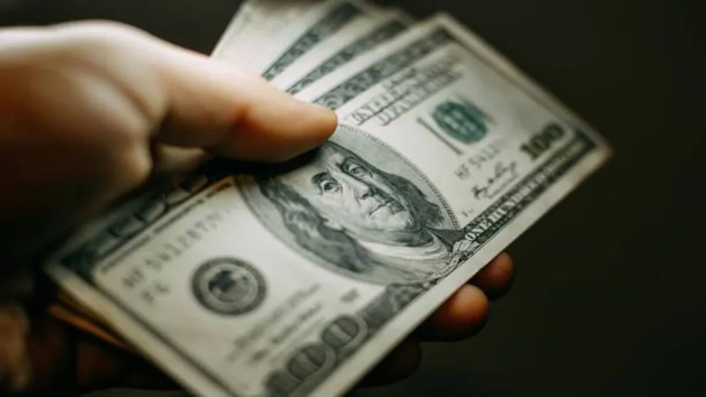 Dólar oficial y dólar blue: a cuánto cerró la cotización del viernes 11 de agosto